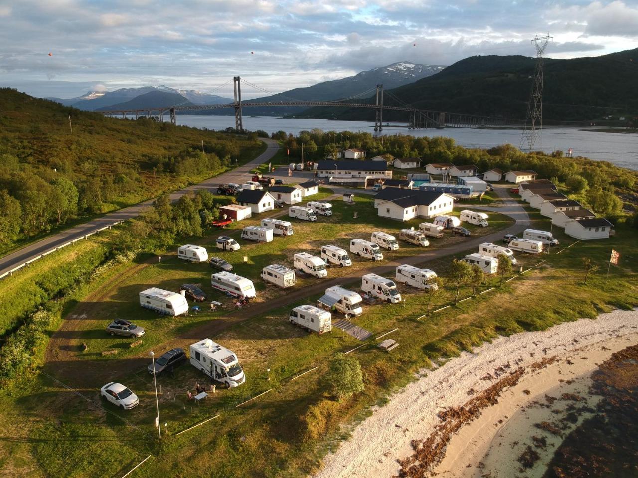 Tjeldsundbrua Camping 호텔 Evenskjer 외부 사진